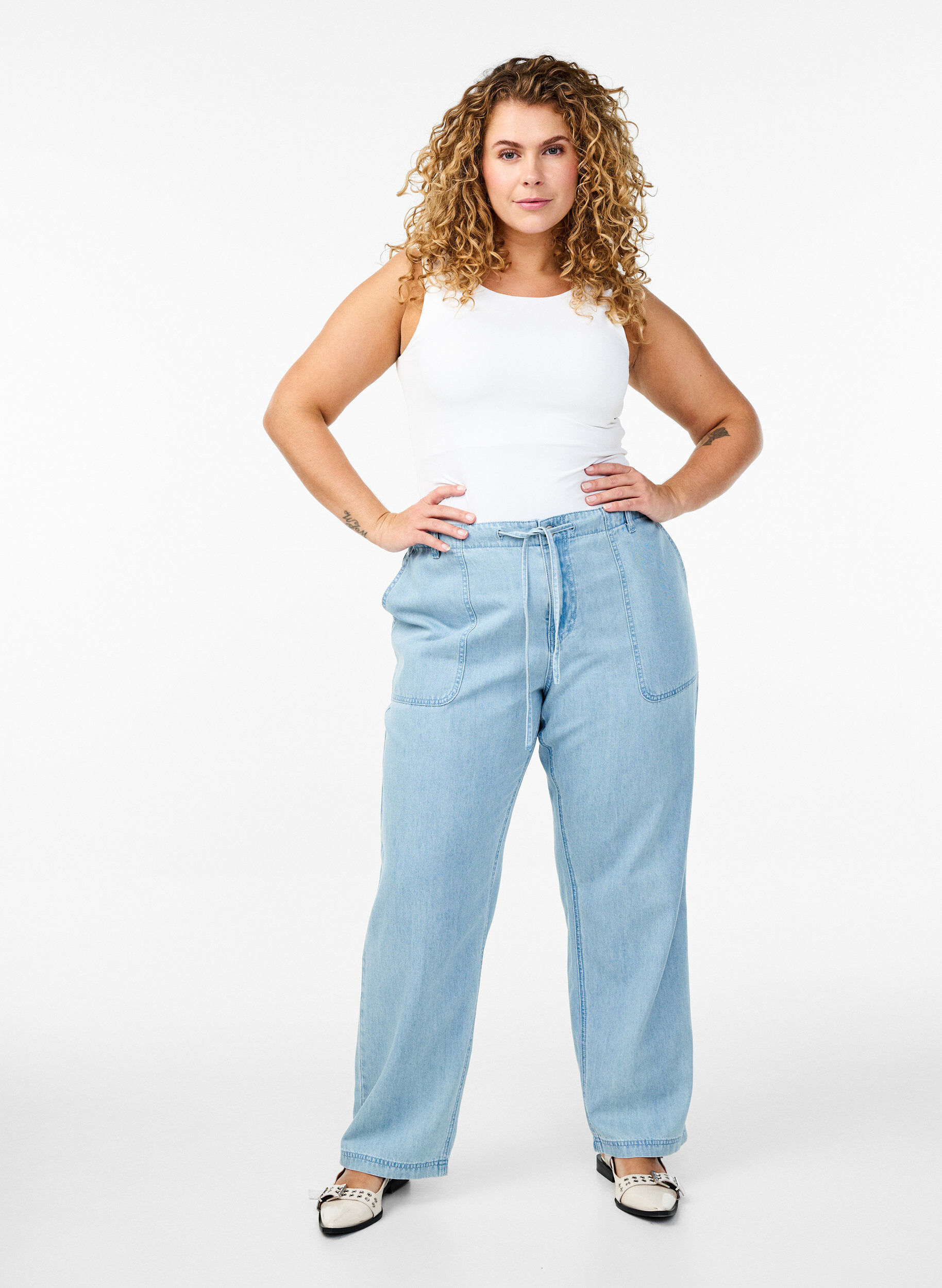 Straight-fit jeans