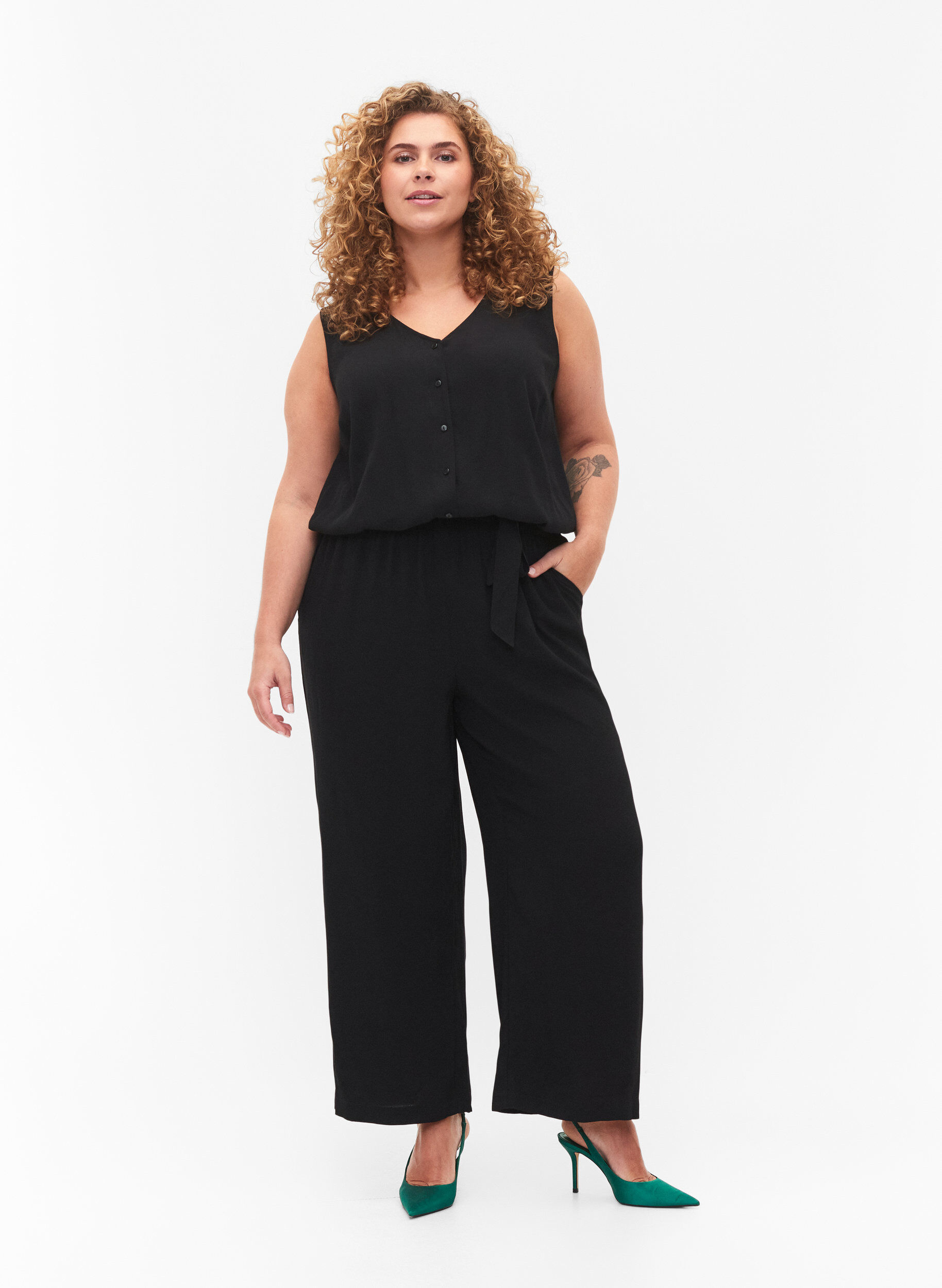 Zizzi Ermel&oslash;s jumpsuit i viskose, Black, Model image number 0