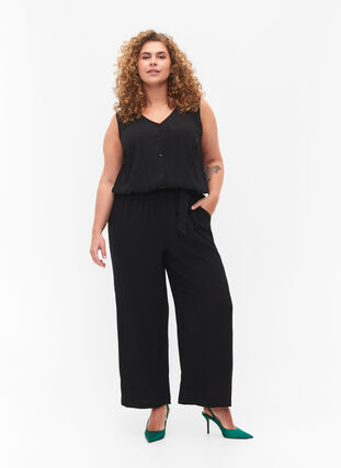 Zizzi Ermeløs jumpsuit i viskose, Black, Model image number 0