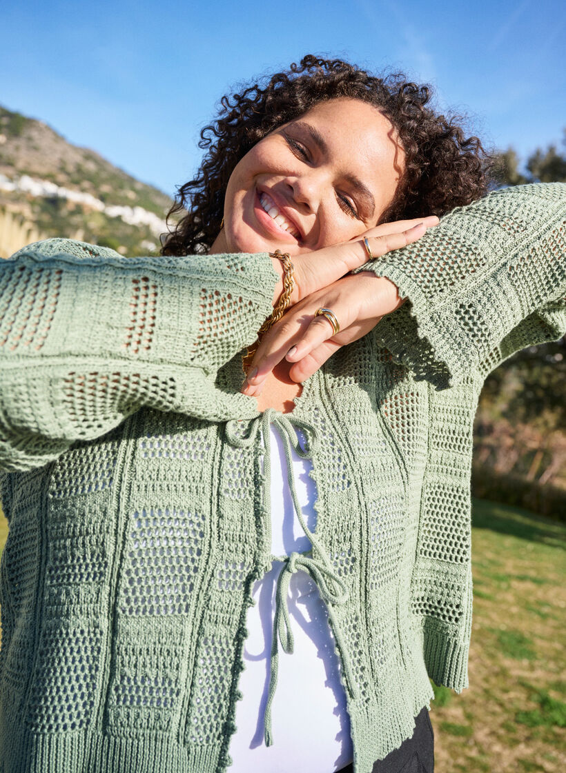 Strikket cardigan med knytebånd og et åpent mønster, Grønn, Image image number 0