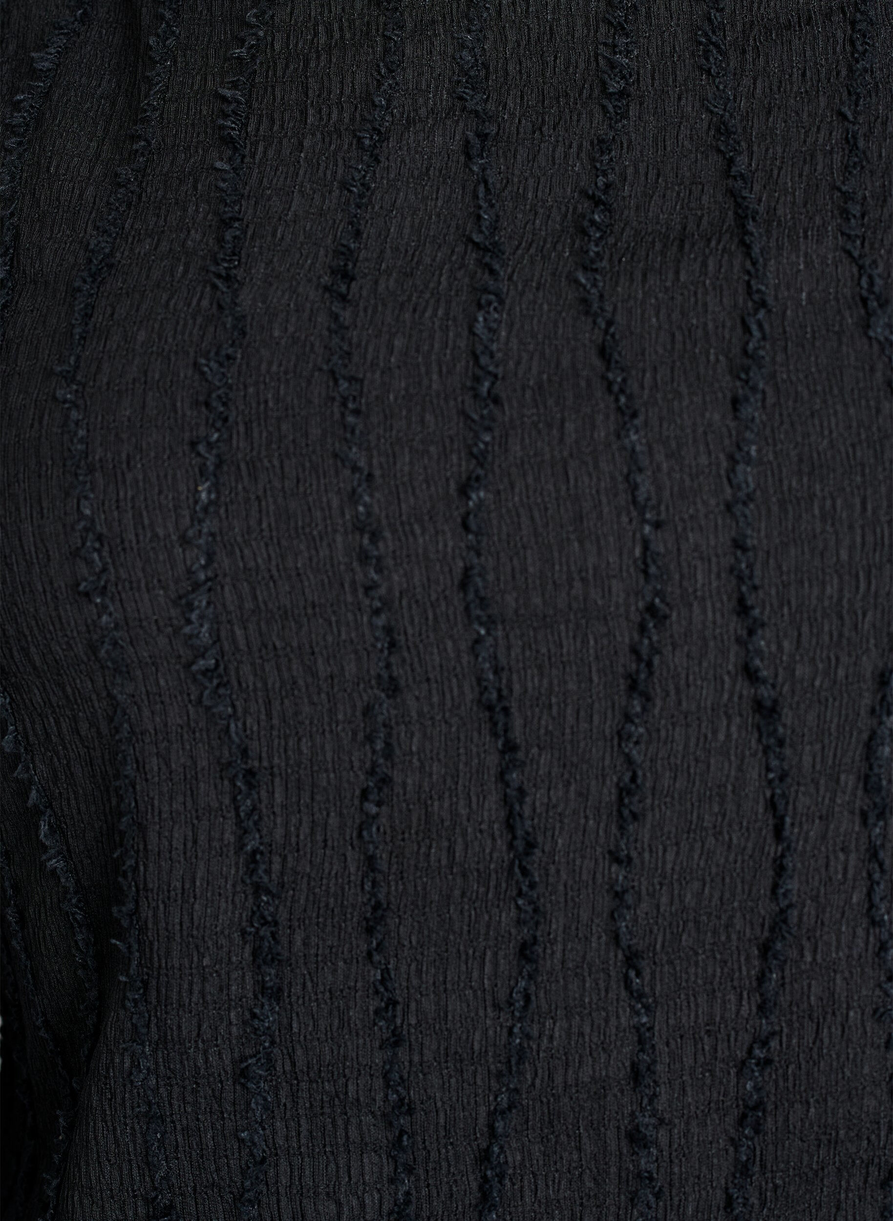 ZizziJerseybluse med en b&oslash;lget tekstur, Svart, Packshot image number 2