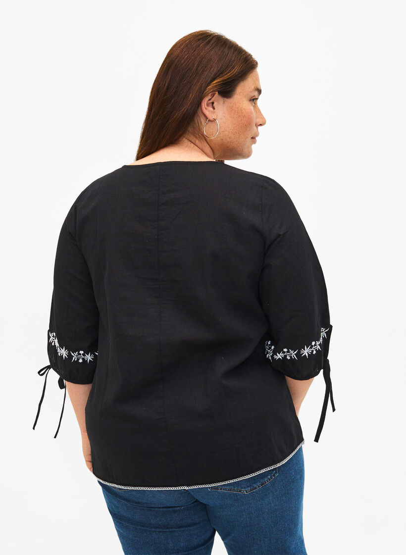 Brodert bluse i bomullsblanding med lin, Black W. EMB, Model image number 1
