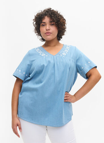 Kortermet bluse med broderi, Light blue denim, Model image number 0