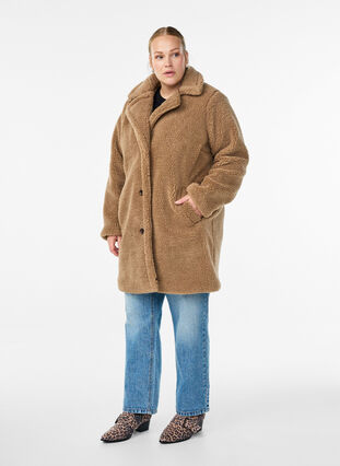 Zizzi Myk teddyjakke med knapper og krage, Brun, Model image number 1