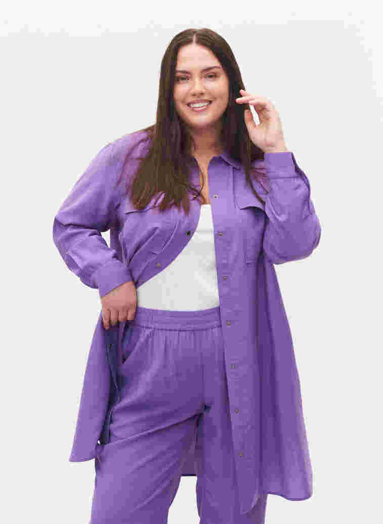 Lang viskoseskjorte med knapper, Royal Lilac, Model image number 0
