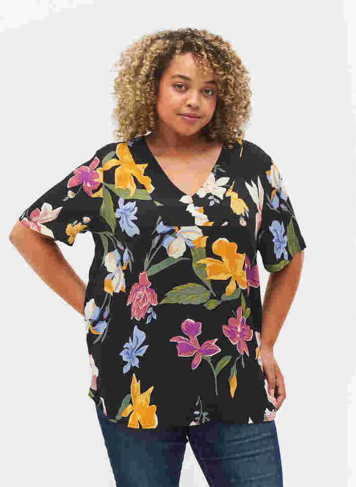 Kortermet viskosebluse med blomstermønster, Big Flower AOP, Model