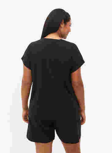 Kortermet trenings T-skjorte med mønster, Black/Pink Print, Model image number 1