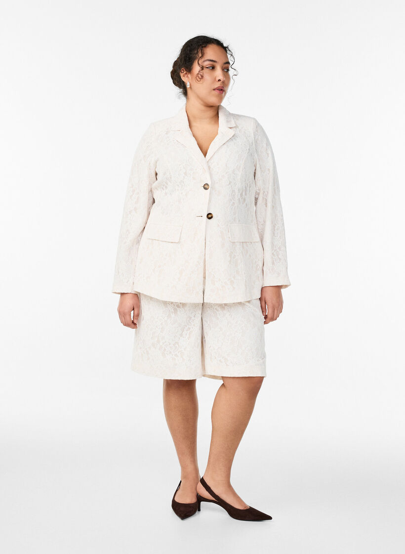 Bermudashorts med h&oslash;y midje og blonder, Vanilje, Model image number 0