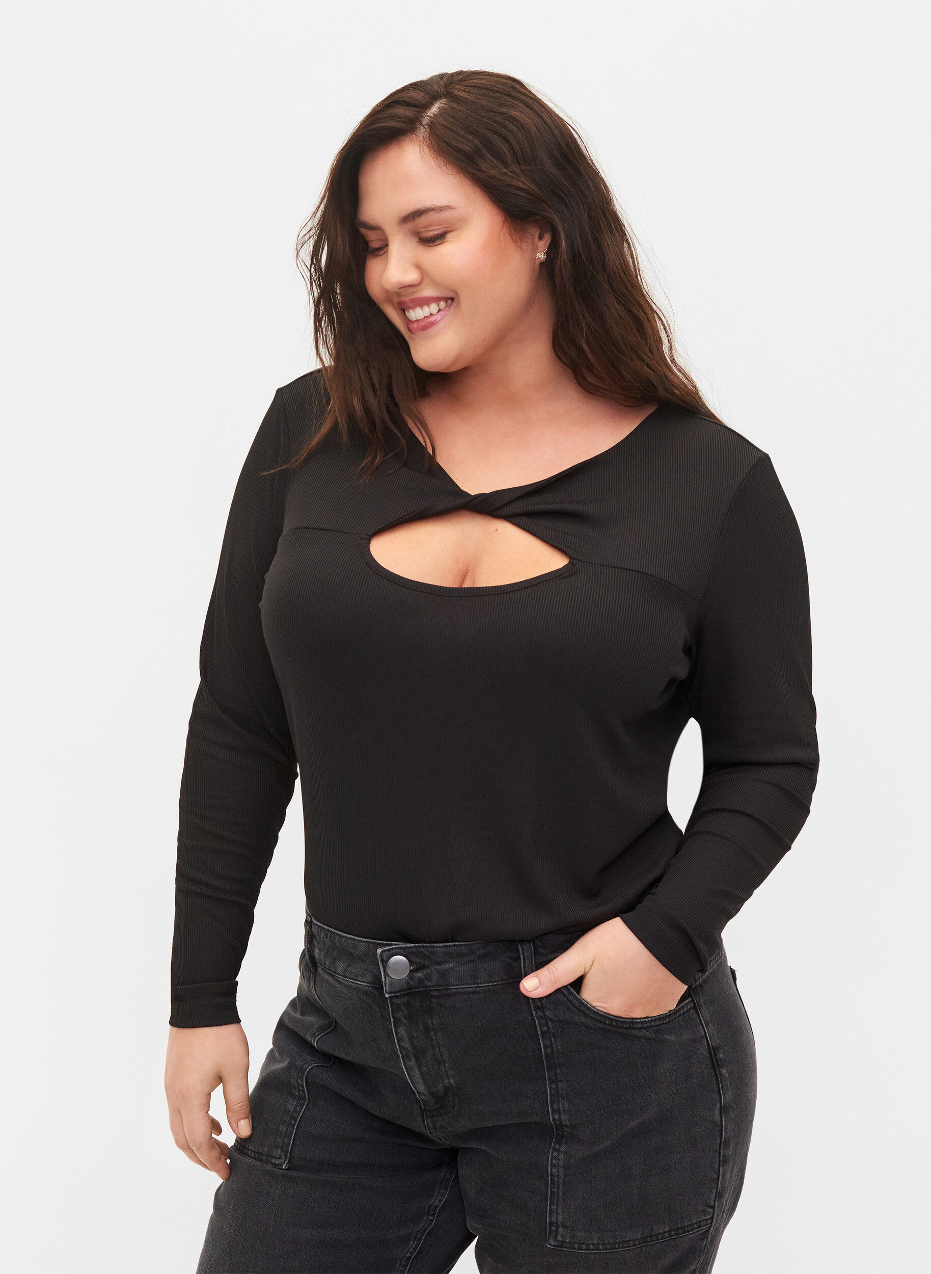 Zizzi Bluse med detalj p&aring; brystet og lange ermer, Black, Model image number 0