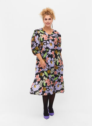 Blomstrete midikjole i viskose med 3/4-ermer, Purple Green Flower, Model image number 0