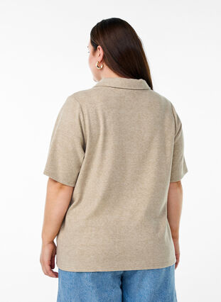 Zizzi Jerseybluse med krage og korte ermer, Brun, Model image number 2