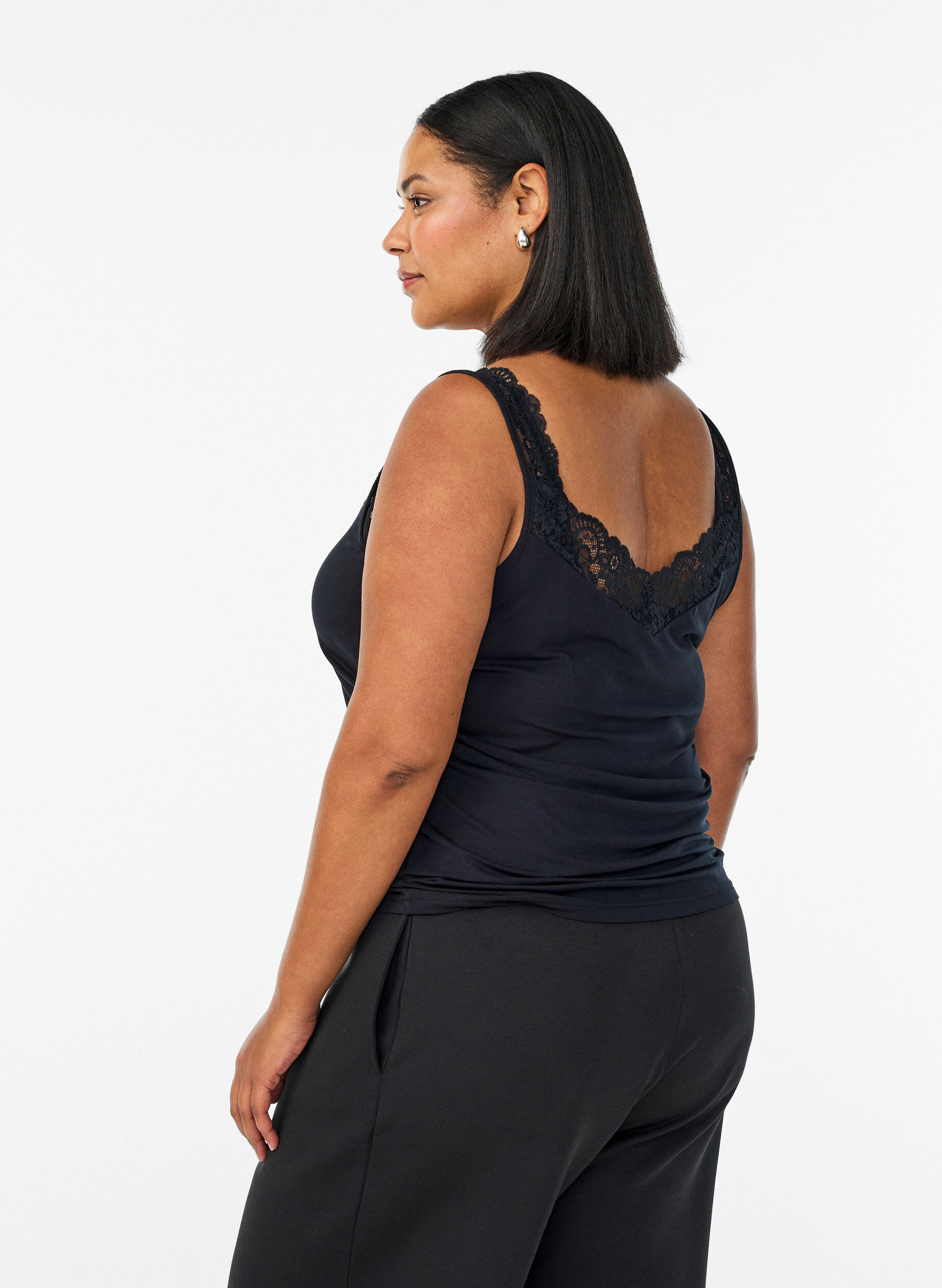 Zizzi Topp i viskose med blondekant, Svart, Model image number 2