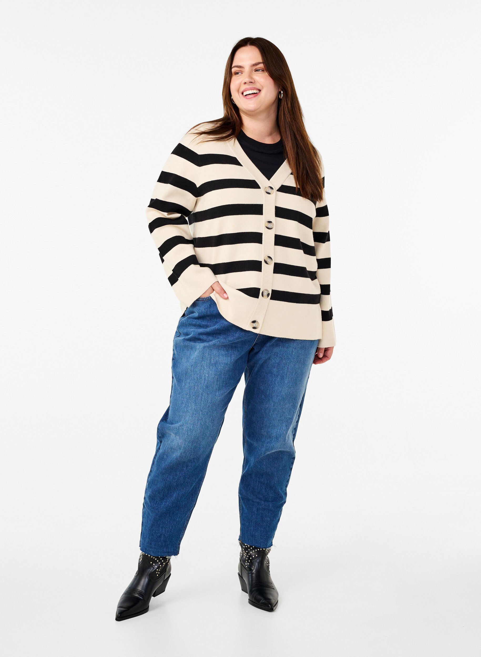 Zizzi Strikket cardigan med V-hals og striper, Birch w. Black, Model image number 2