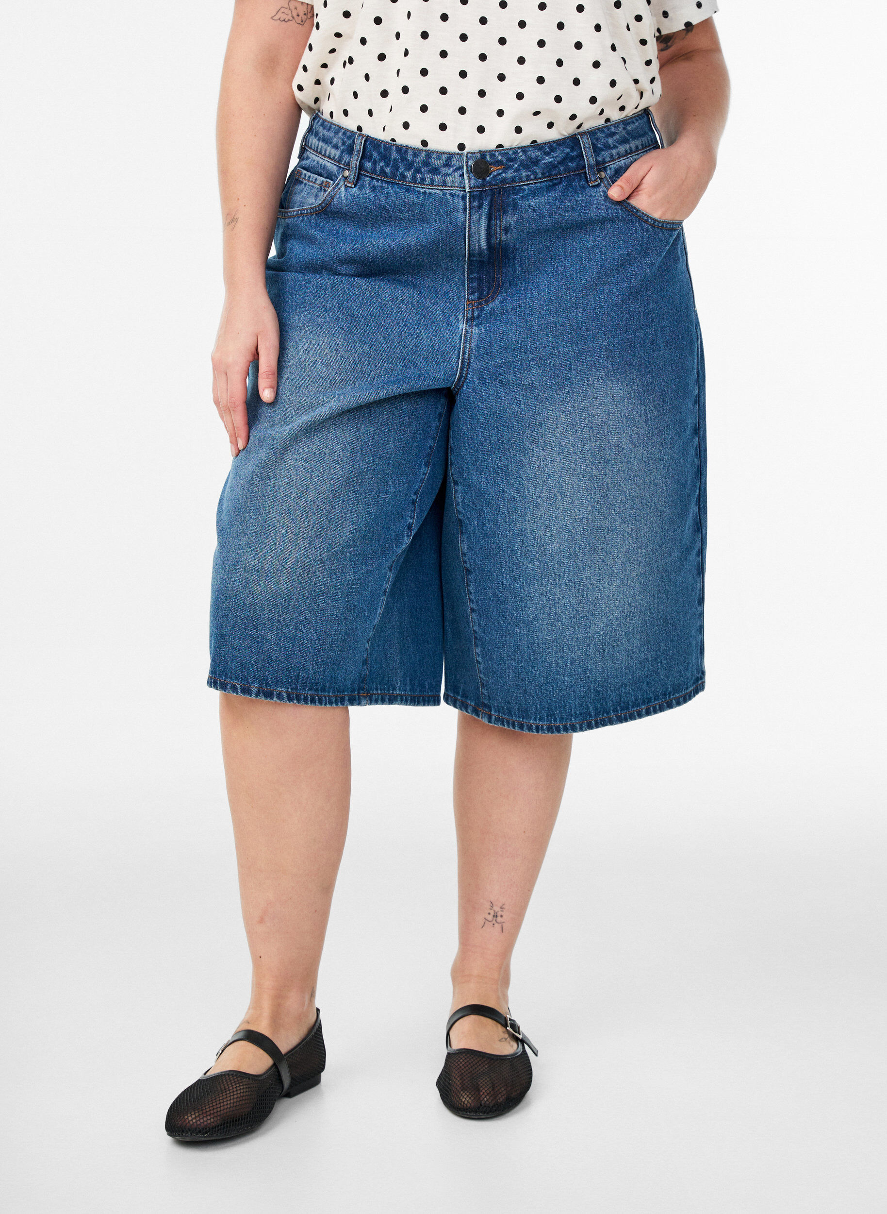 ZizziH&oslash;yt midjede denimshorts, Bl&aring;, Model image number 2