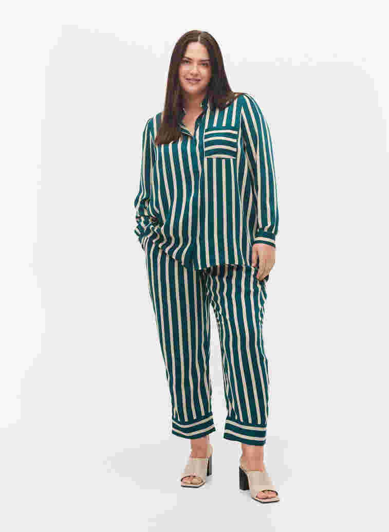 Stripete skjorte med lange ermer, Green Stripe, Model image number 2