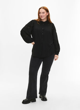Skjortebluse med heklede detaljer, Black, Model image number 2