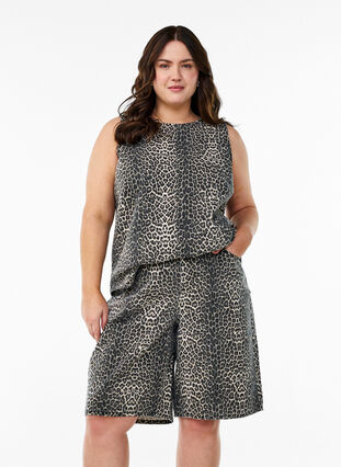 Zizzi Leopardmønstret denim Bermudashorts, Brun, Model image number 0