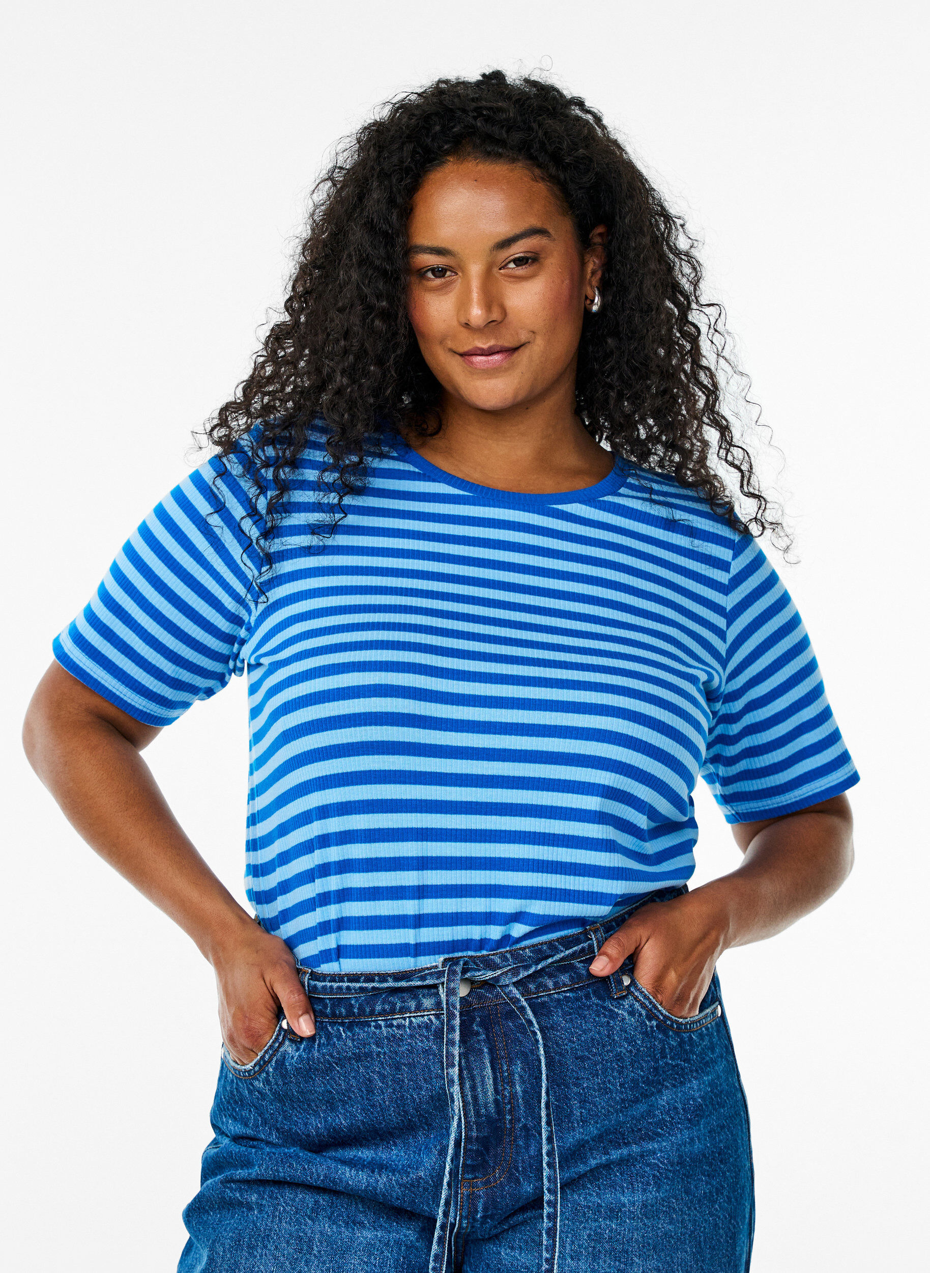 T-shirt med striper og ribbestrikket struktur, Bl&aring;, Model