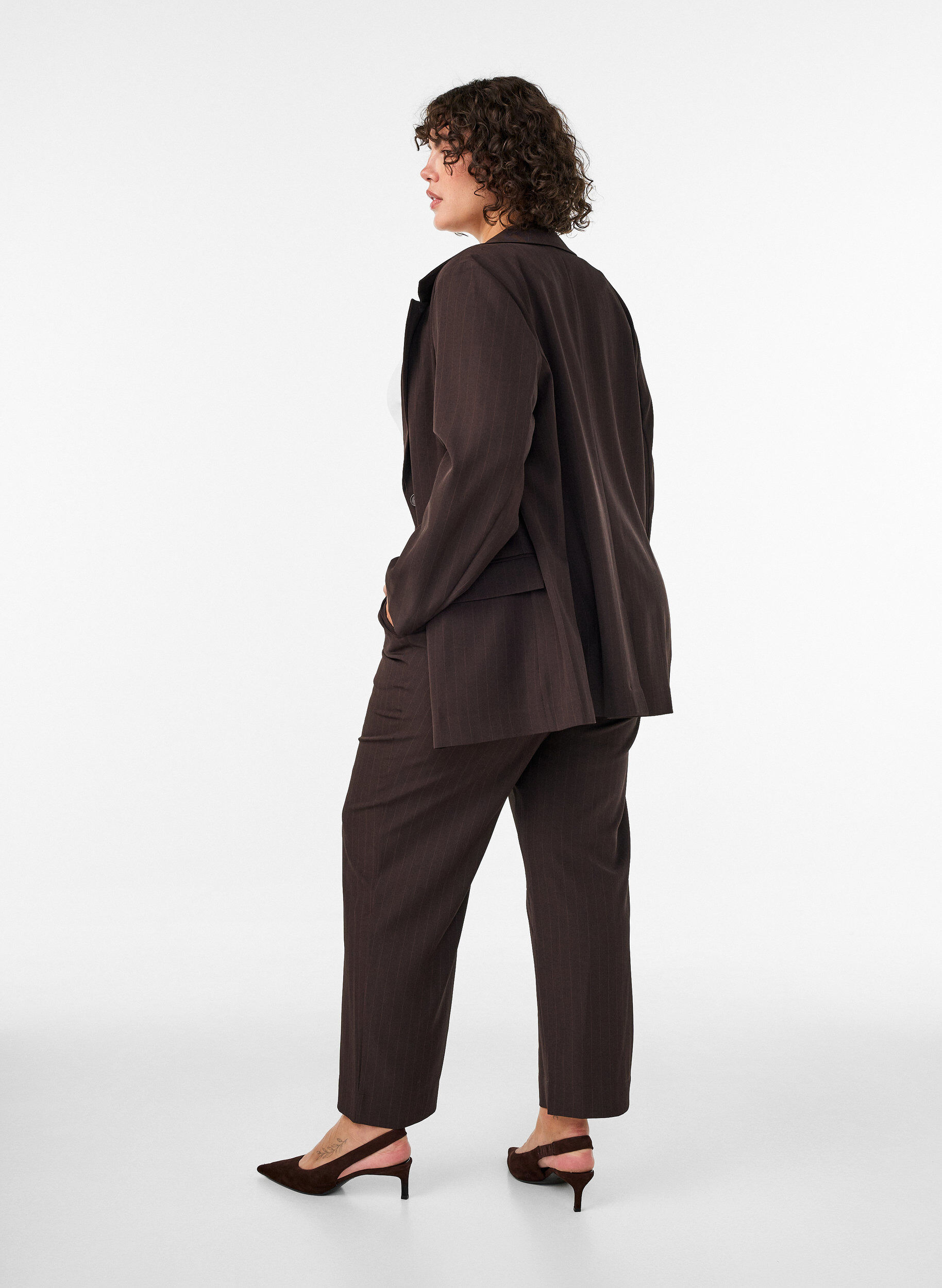ZizziLoose fit bukser med lommer, Brun, Model image number 1