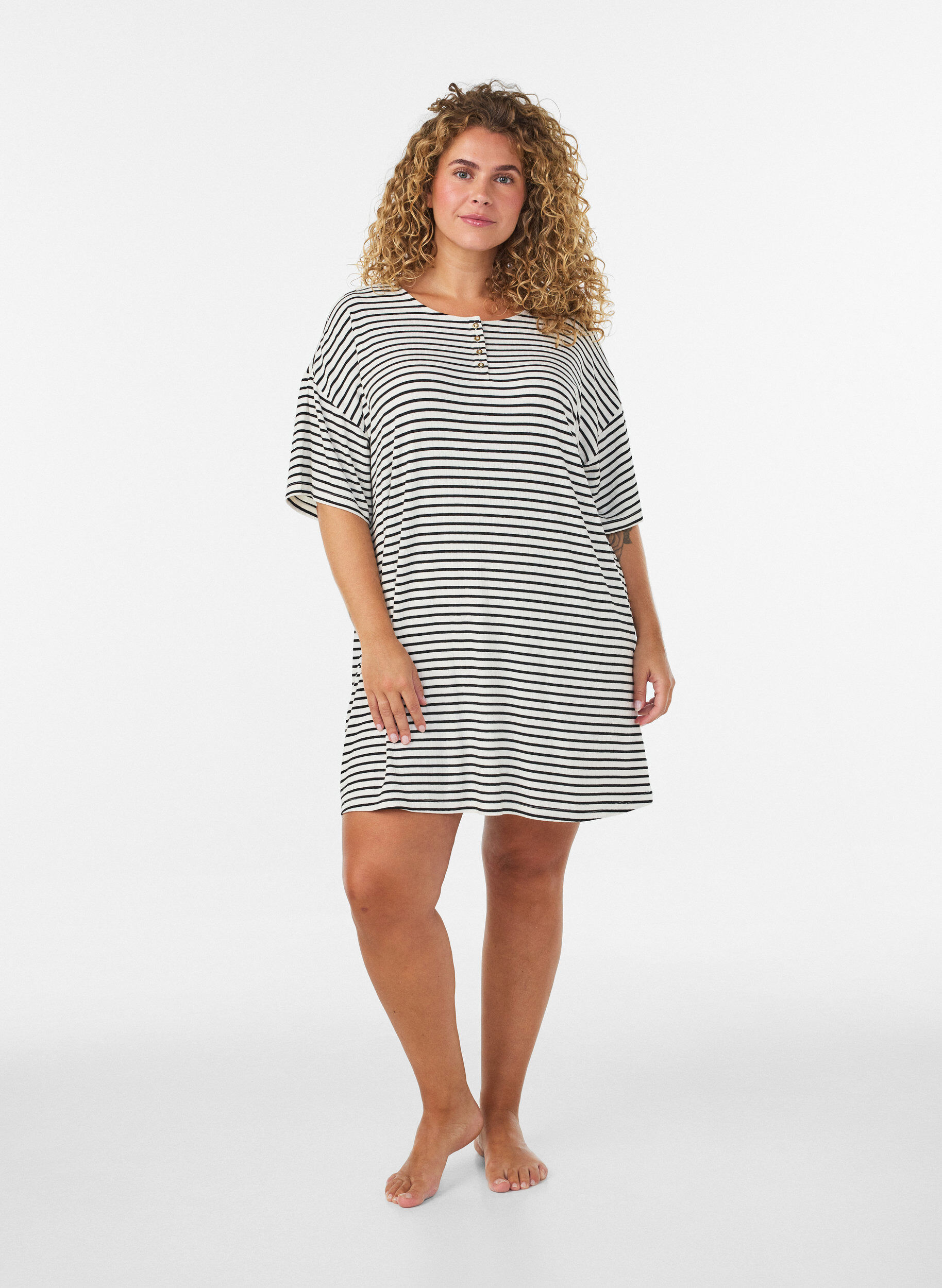 ZizziStripete nattkjole i viskose jersey, Vanilje, Model image number 1