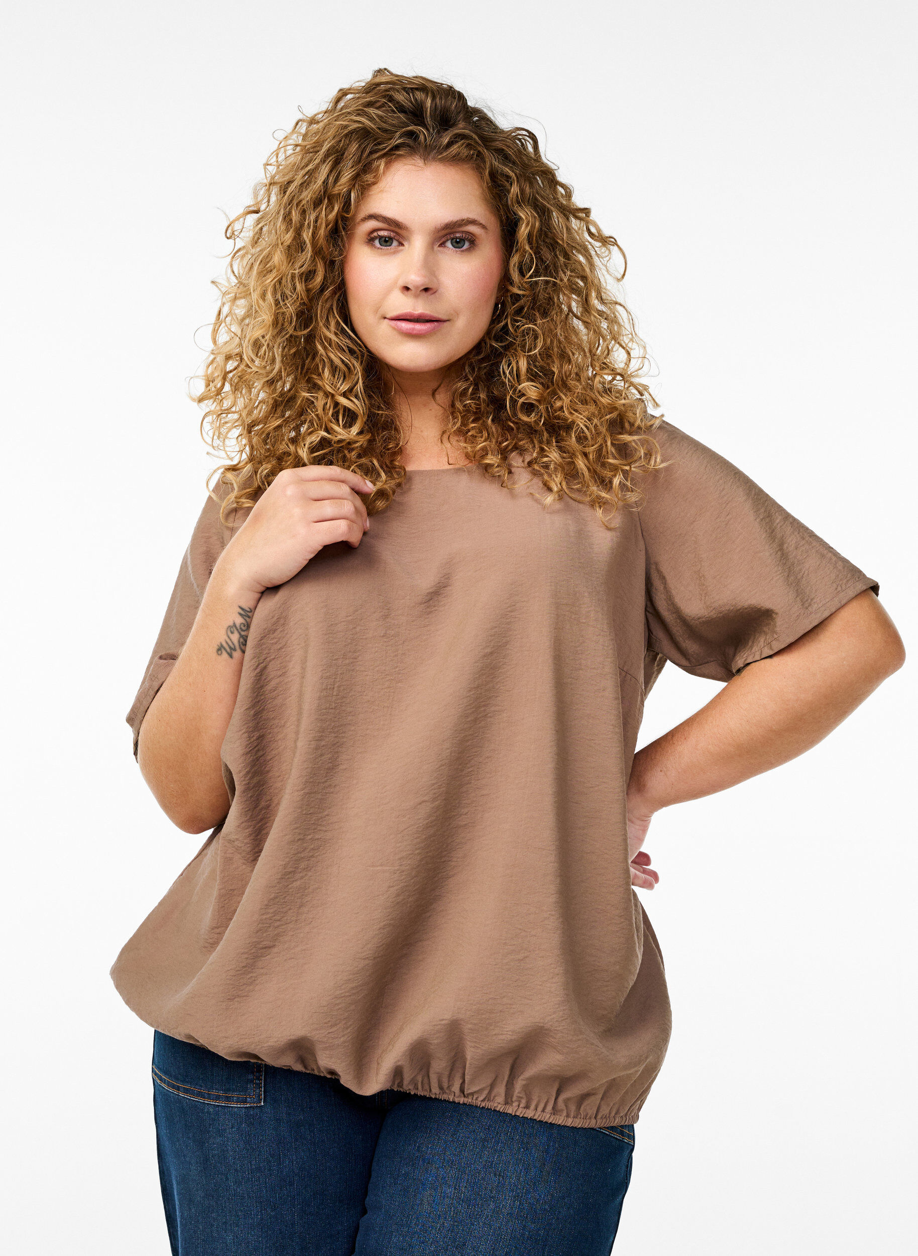 Kortermet bluse med elastisk fold, Brun, Model