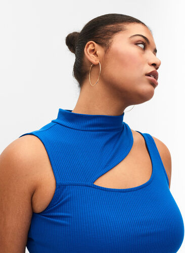 Ribbet topp med utskåret parti, Princess Blue, Model image number 2