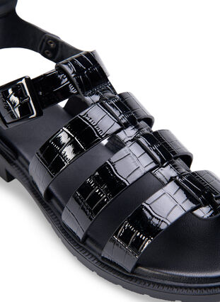 Zizzi Sandal med bred passform i skinnende krokodilleskinn, Black, Packshot image number 3