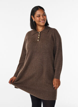 Zizzi Kort strikkekjole med poloskjorte-krage og knapper, Rain Drum Mel., Model image number 0