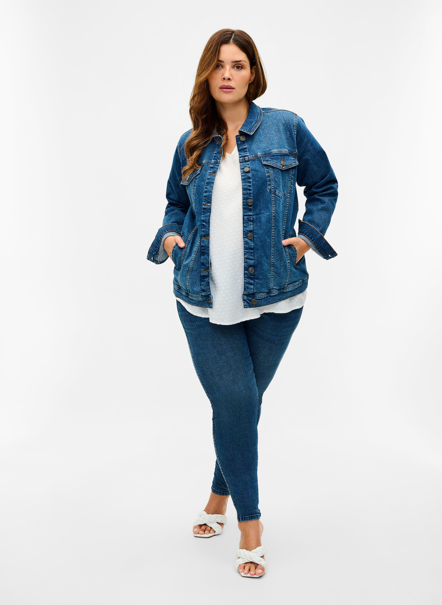 Zizzi Kort dongerijakke i bomull, Blue denim, Model image number 2