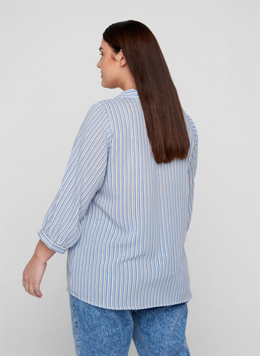 Stripete skjortebluse med en stor krage, Light Blue Stripe, Model image number 1