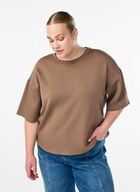 Kort loose fit t-skjorte i modalblanding, Brun Kort loose fit t-skjorte i modalblanding, Brun, Model
