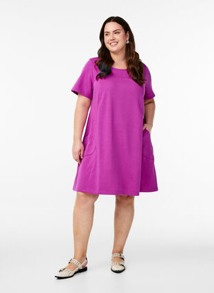 Zizzi Jerseykjole med korte ermer og lommer, Lilla, Model image number 1