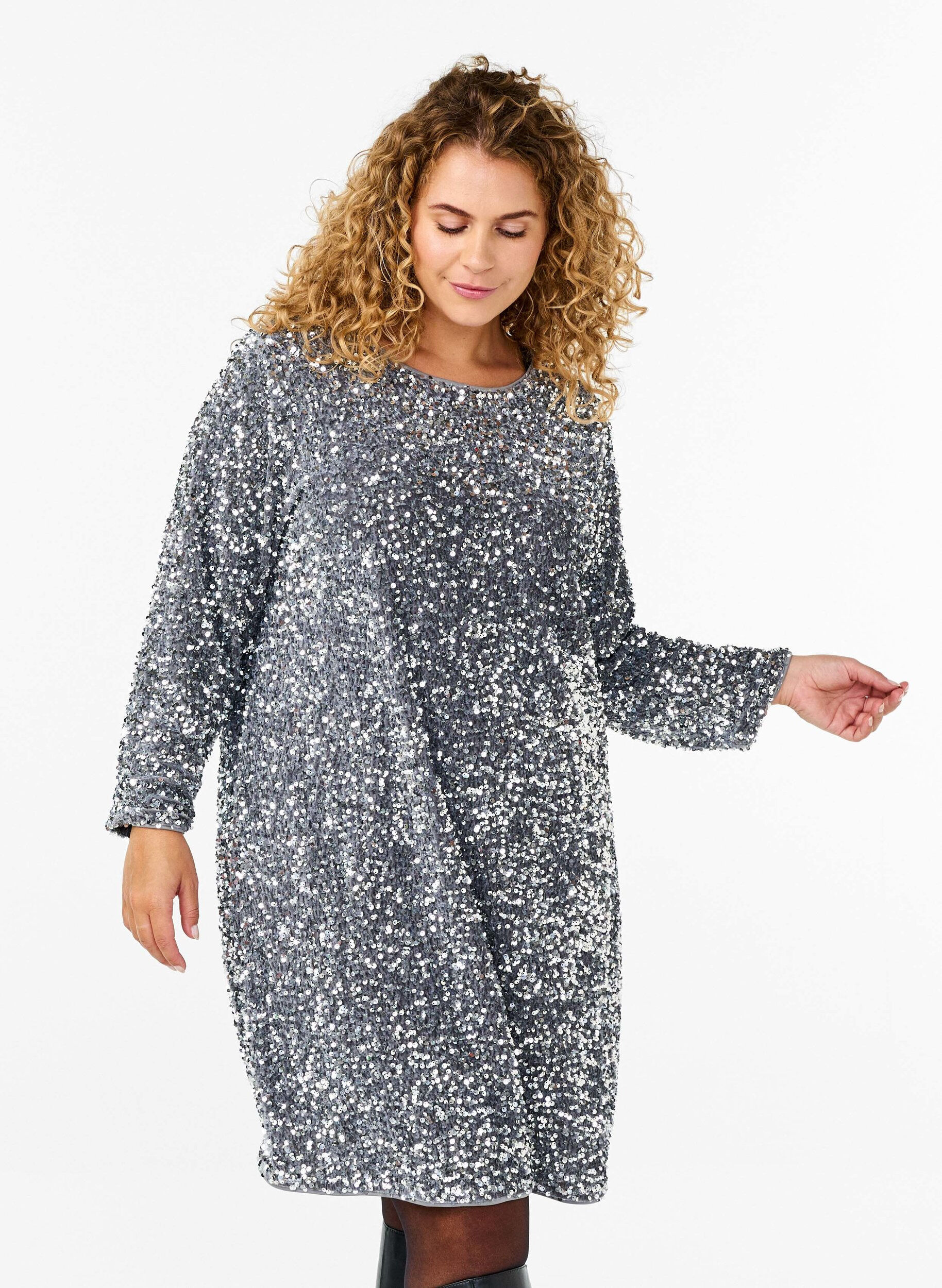 Zizzi Paljettkjole med sl&oslash;yfedetalj, Silver, Model image number 0
