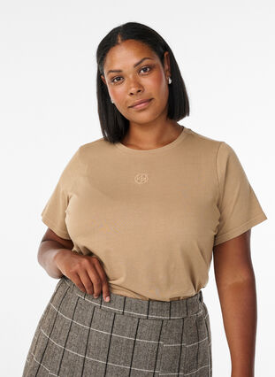 Zizzi T-skjorte i organisk bomull med et vasket utseende, Beige, Model image number 0