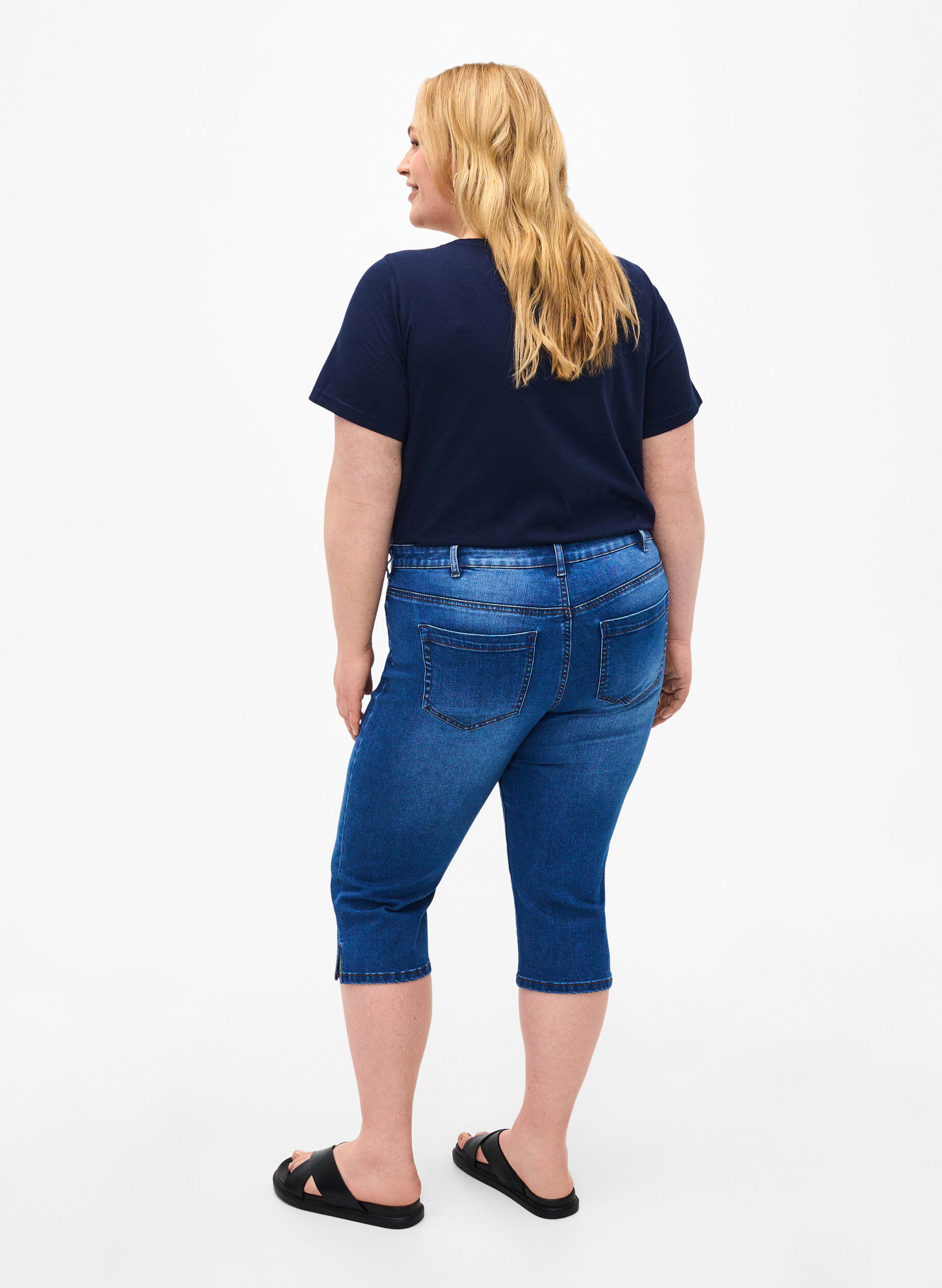 Zizzi Emily knebukser i denim med smal passform, Blue Denim, Model image number 1