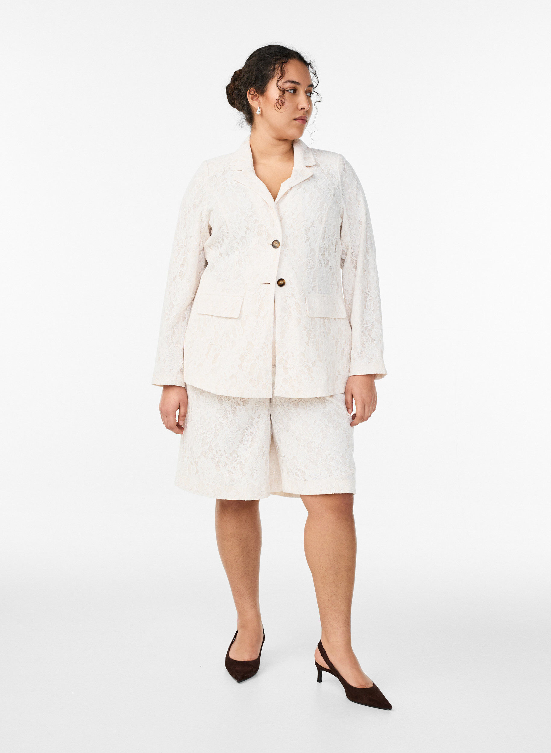 Zizzi Blondeblazer med knappelukking, Vanilje, Model image number 1