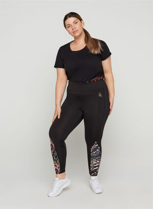 T-skjorte til trening med trykk, Black w. Stripe Move, Model image number 2