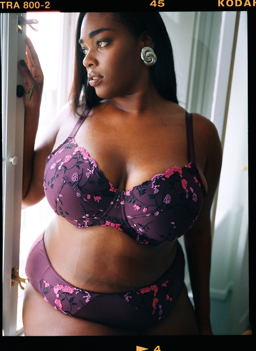 Blomsterdetaljer  , , Model