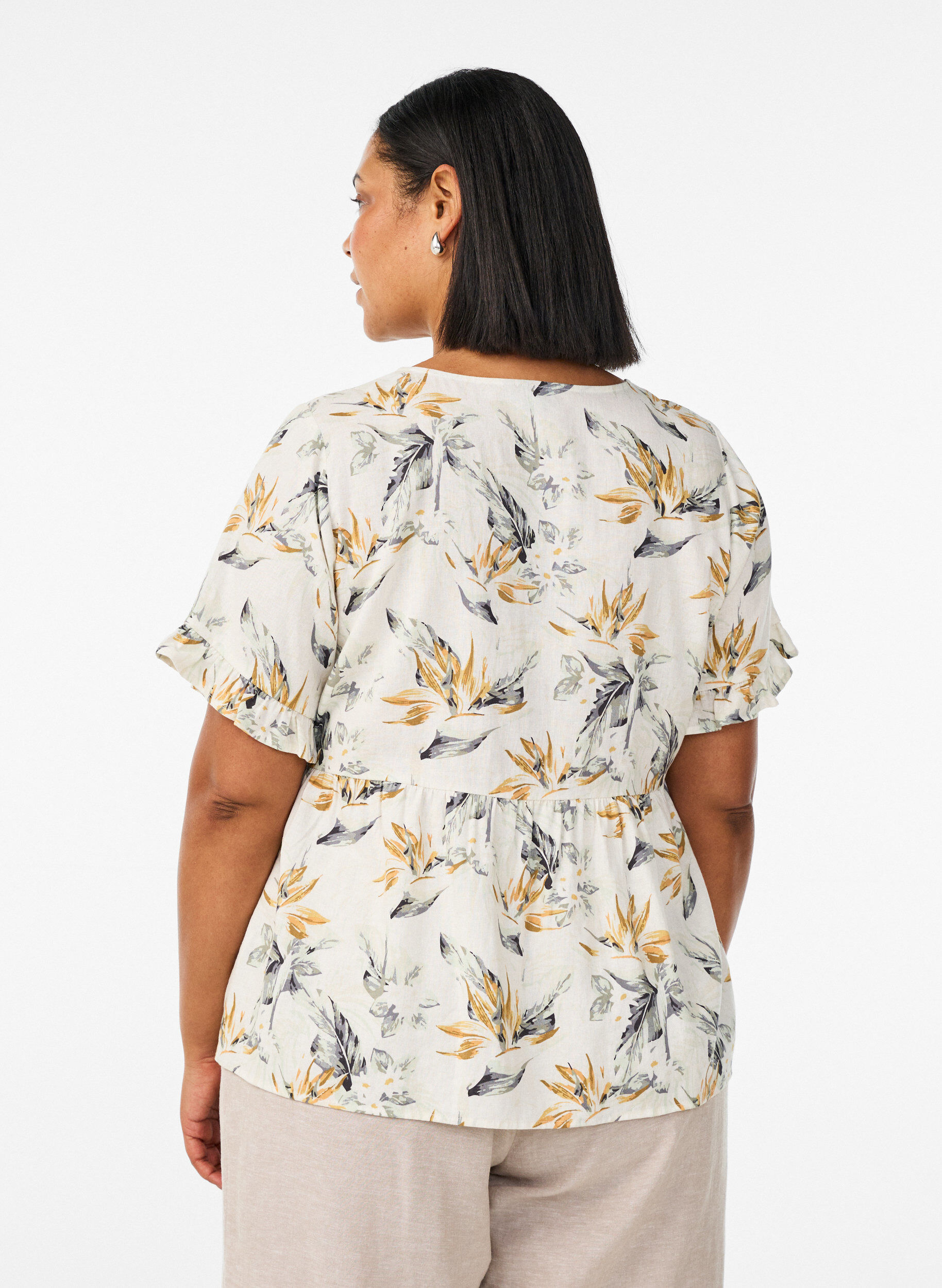ZizziBluse i lin og viskose med V-hals og knappelukking, Hvit, Model image number 2