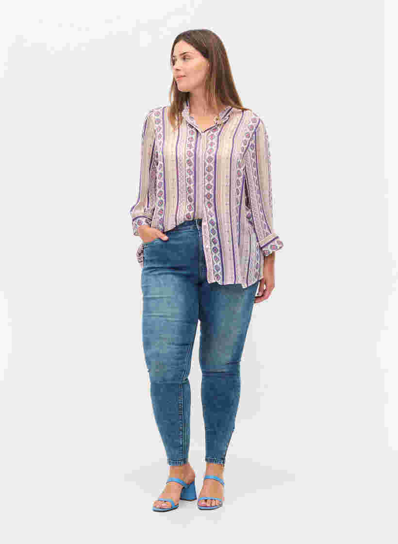 Cropped Amy jeans med glidelås, Blue denim, Model