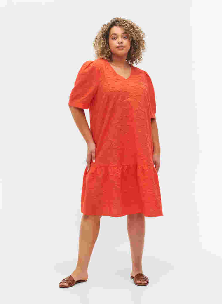 Strukturert kjole med korte puffermer, Mandarin Red, Model image number 2