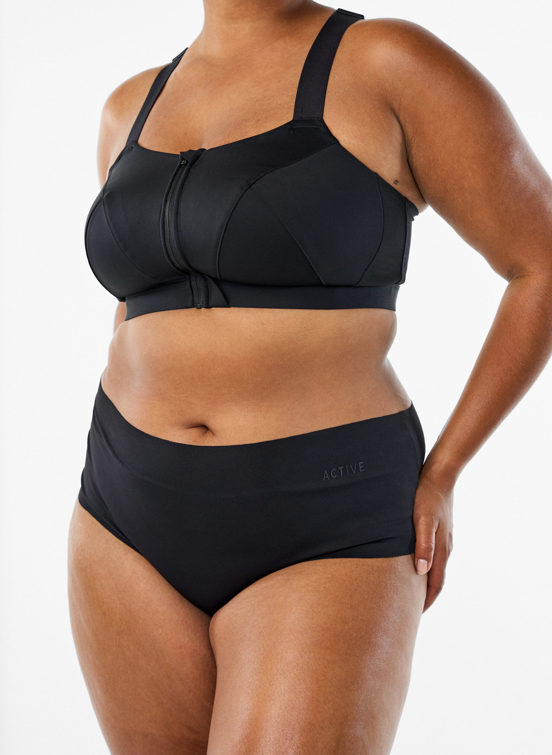 Zizzi 2-pakning usynlige trenings-truser, Svart, Model image number 3