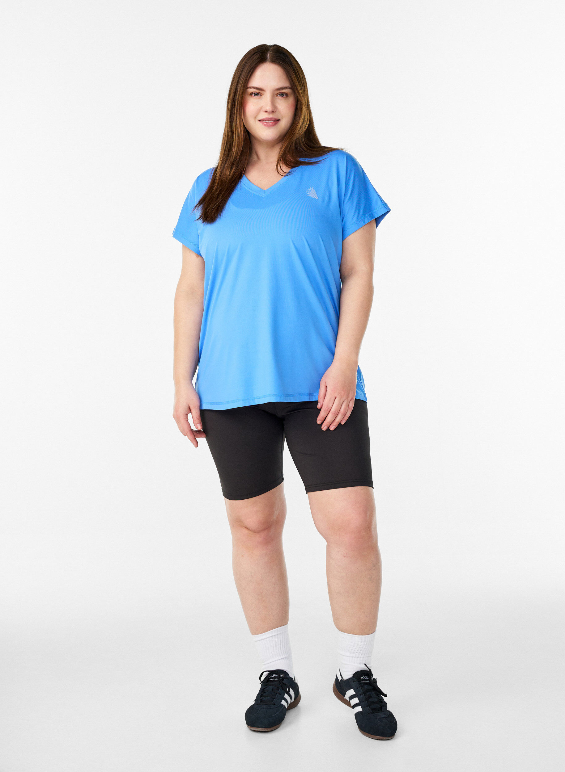 ZizziL&oslash;stsittende trenings-t-skjorte med v-hals, Bl&aring;, Model image number 1