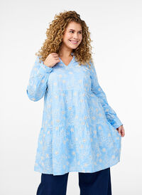 Kjole med broderte blomster og lange ermer, Blå Kjole med broderte blomster og lange ermer, Blå, Model