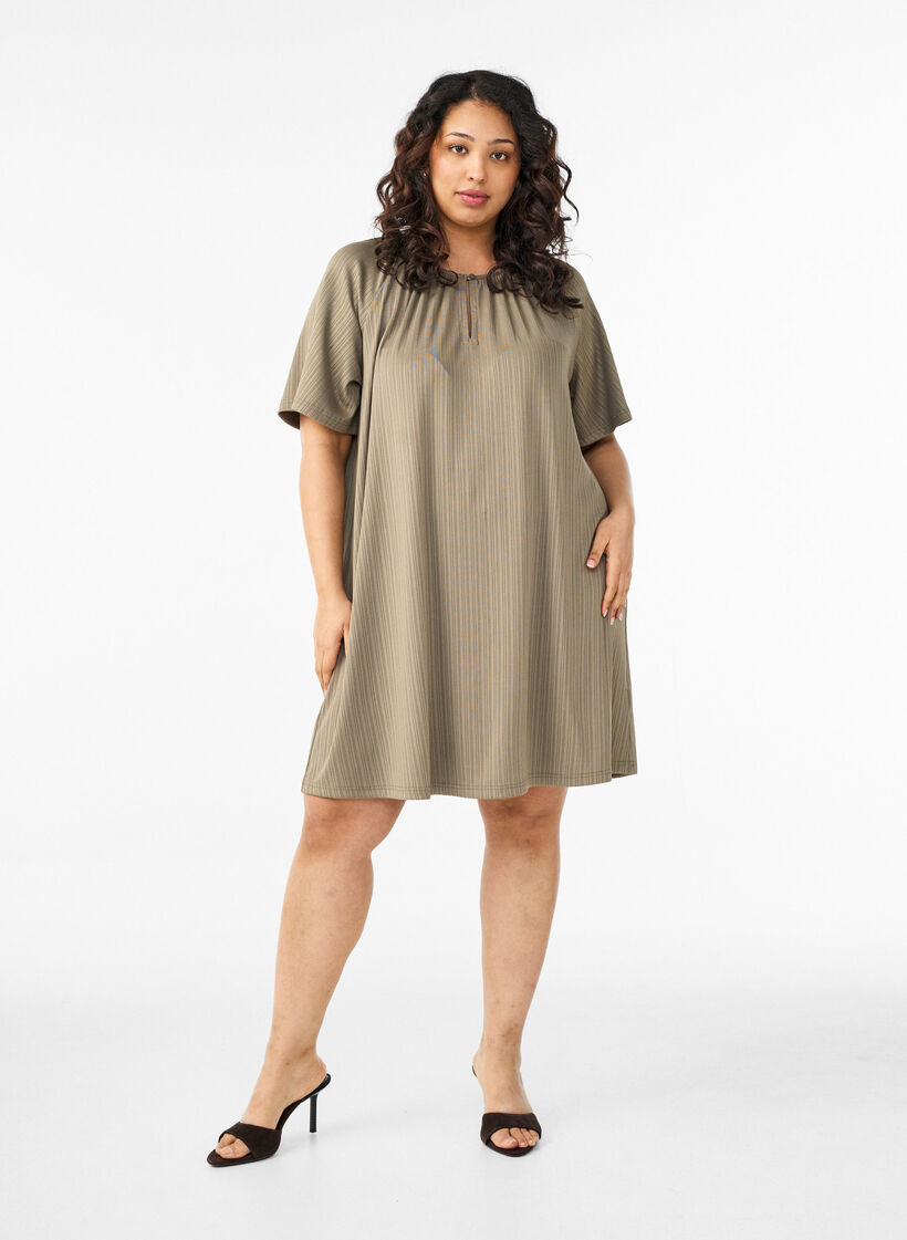 Jerseytunika med teksturerte striper, Brun, Model image number 1