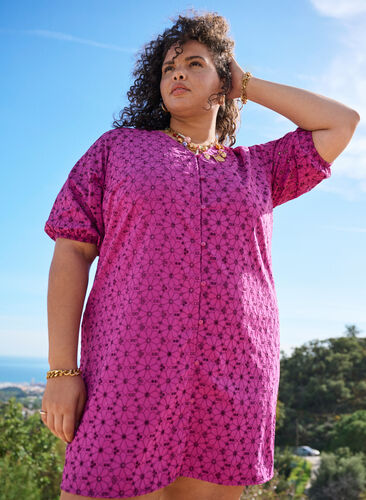 Zizzi Kort kjole med brodert blomster mønster, Lilla, Image image number 0