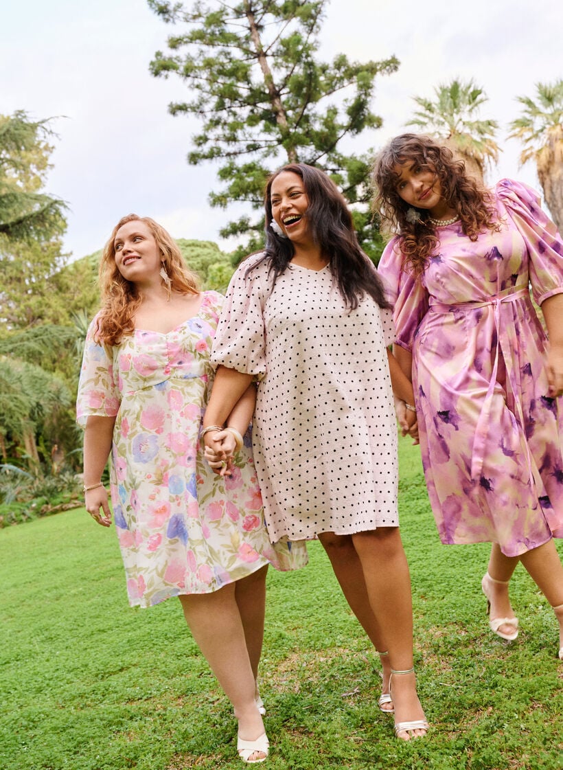 Kortermet festkjole med knytebelte, Lilla, Image