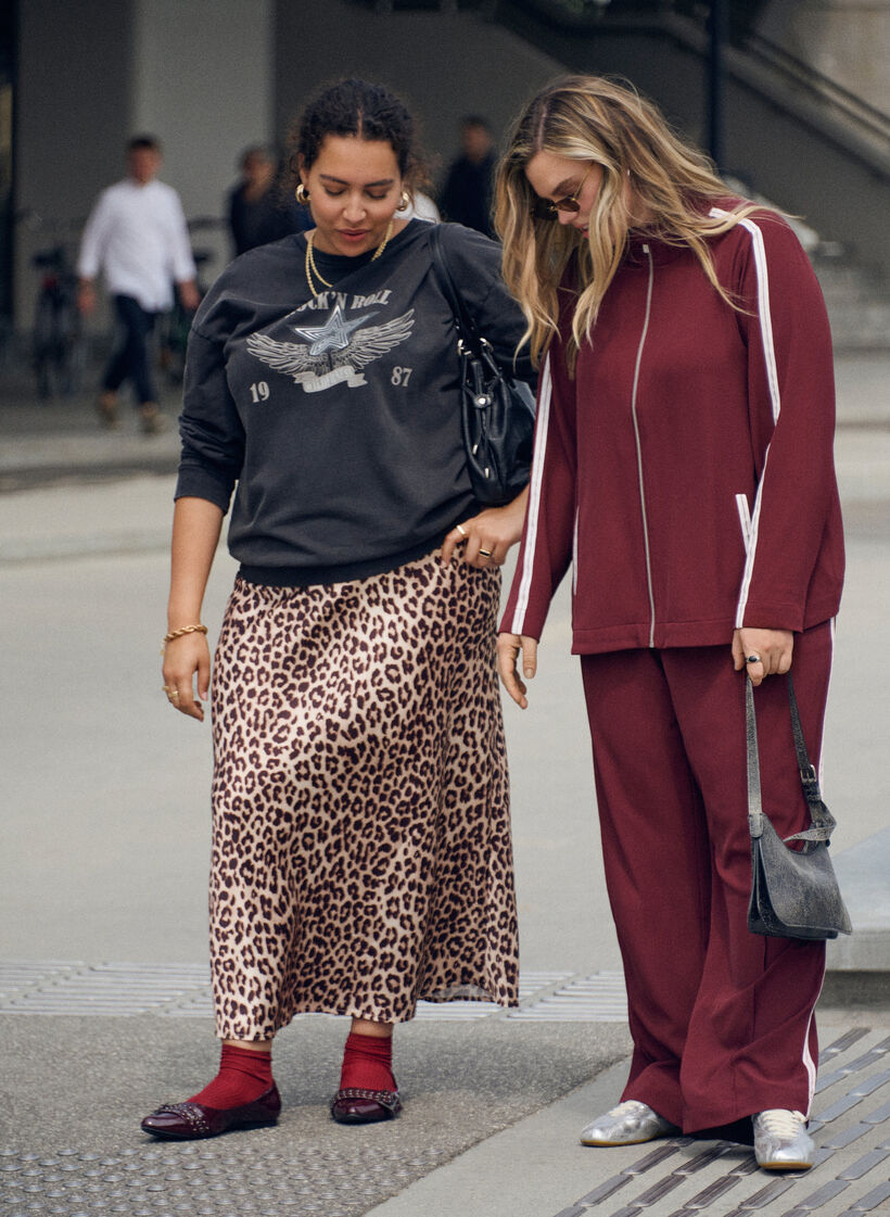 Midiskjørt i sateng, Leopard AOP, Image