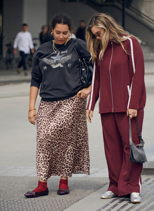 Zizzi Midiskjørt i sateng, Brun, Image image number 0