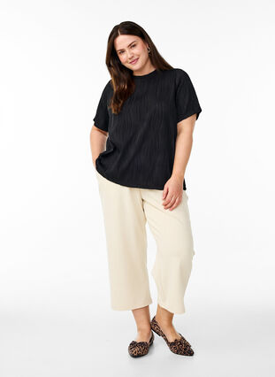 Zizzi Bluse med korte ermer og bølget tekstur, Svart, Model image number 1